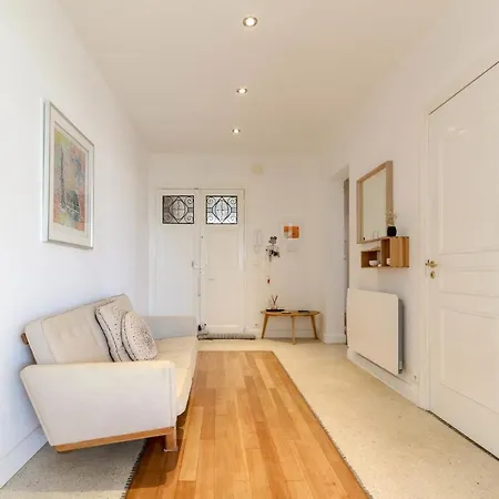 Apartment Superb 3br With Ac Sea View Parking And Garden - Benakey *