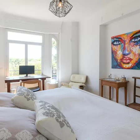 Superb 3br With Ac Sea View Private Garden Parking- Benakey *