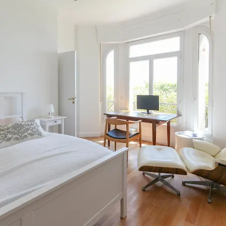 Superb 3br With Ac Sea View Private Garden Parking- Benakey