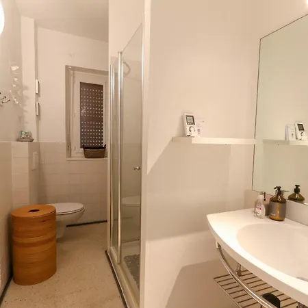 公寓 Superb 3br With Ac Sea View Private Garden Parking- Benakey