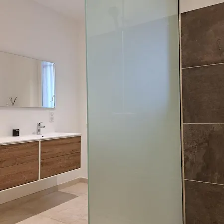 Superb 3br With Ac Sea View Private Garden Parking- Benakey 戛纳