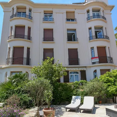 Superb 3br With Ac Sea View Private Garden Parking- Benakey