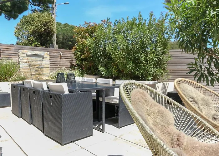 Superb 3br With Ac Sea View Parking And Garden - Benakey *