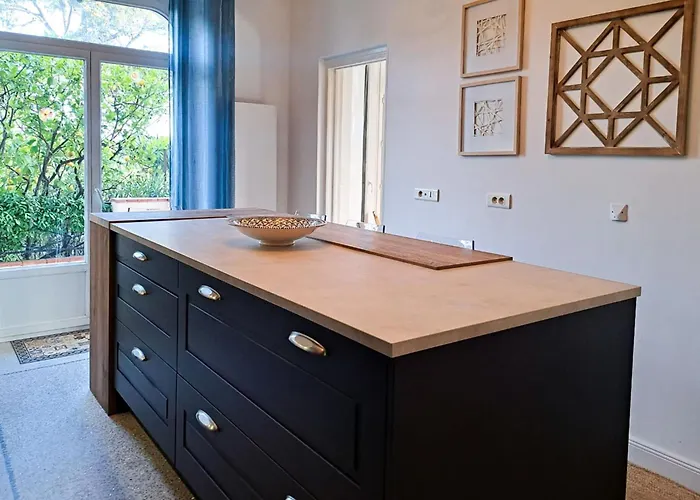 Superb 3br With Ac Sea View Parking And Garden - Benakey